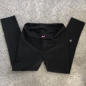 COPY - VS Knockout Capri workout leggings
